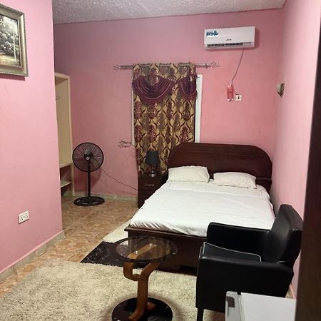 Caroline Trail Villa Freetown Buitenkant foto
